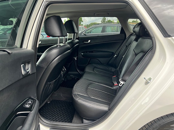 Kia Optima 9 of 22