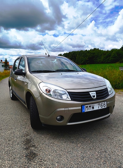 Dacia Sandero 2 of 5