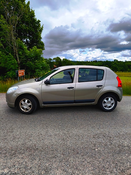 Dacia Sandero 3 of 5
