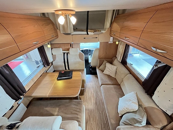 Bürstner Argos 747 / ALDE / Drag / Ugn / 6 bältad / Familjedrömmen / 10 of 18
