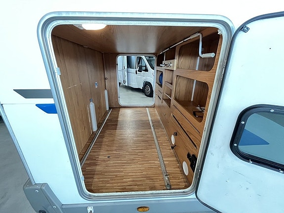 Bürstner Argos 747 / ALDE / Drag / Ugn / 6 bältad / Familjedrömmen / 5 of 5