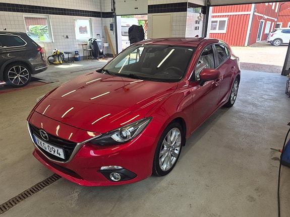 Mazda 3 3 of 5