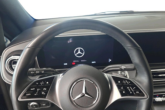 Mercedes-Benz V300 13 of 15
