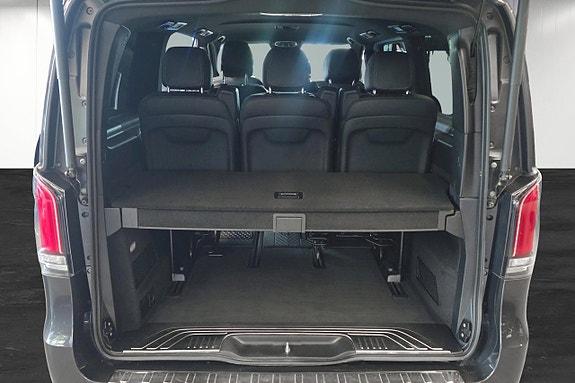 Mercedes-Benz V300 14 of 15