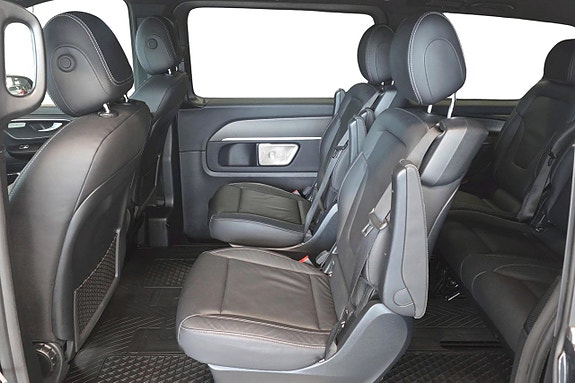 Mercedes-Benz V300 9 of 15