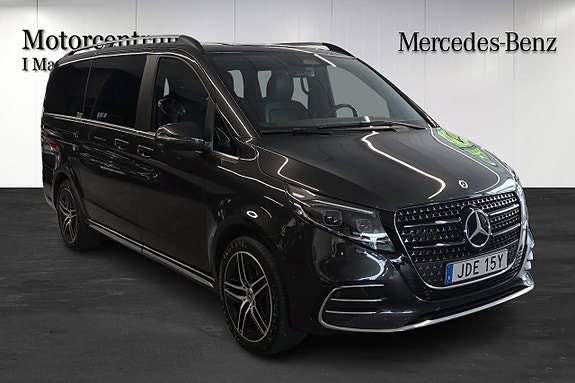 Mercedes-Benz V300 2 of 15