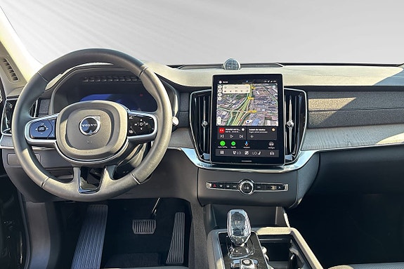 Volvo XC90 10 of 13