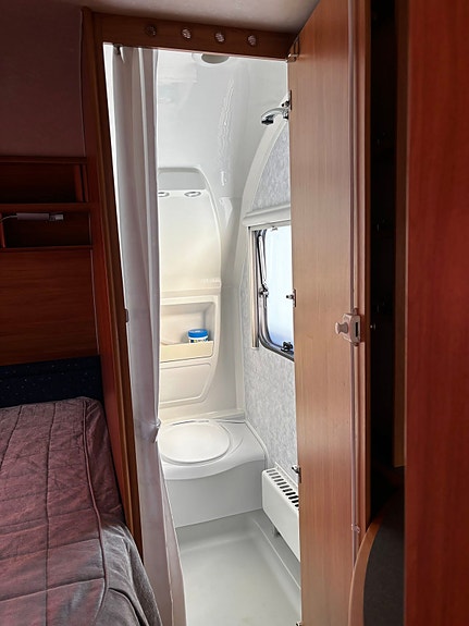 Adria Classica 613 pk barnkammare 12 of 14