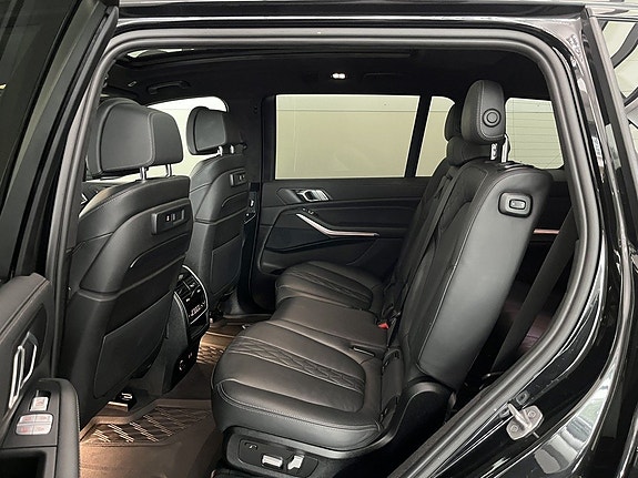 BMW X7 12 of 17