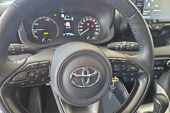 Toyota Yaris 12 of 15