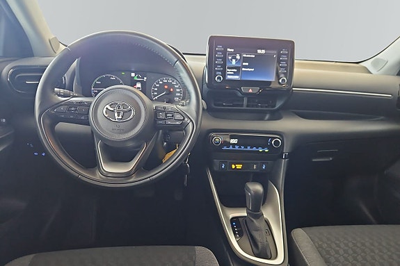 Toyota Yaris 8 of 15