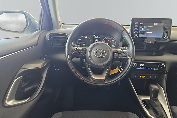 Toyota Yaris 9 of 15