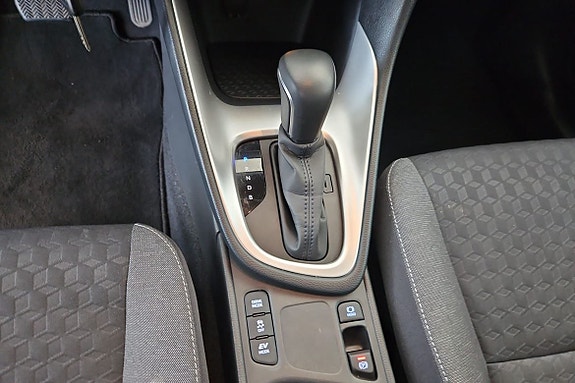 Toyota Yaris 13 of 15