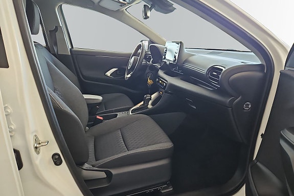 Toyota Yaris 6 of 15