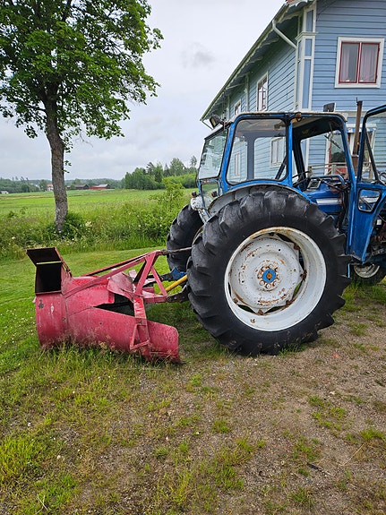 Ford Ford 5000 2 of 5