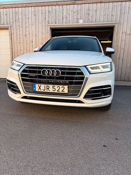 Audi Q5 2 of 5
