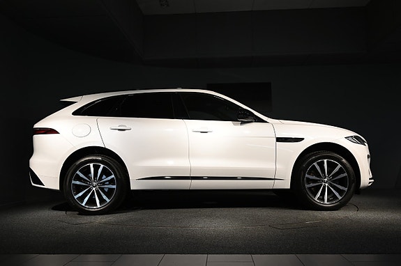 Jaguar F-PACE 7 of 21