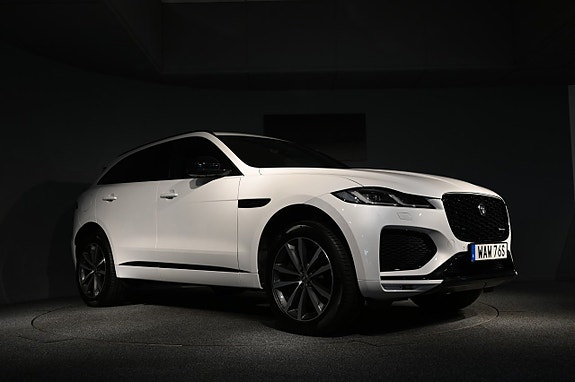 Jaguar F-PACE 8 of 21