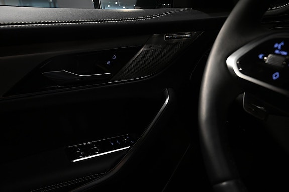 Jaguar F-PACE 16 of 21