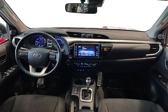 Toyota HiLux 9 of 26