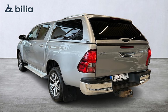 Toyota HiLux 2 of 26