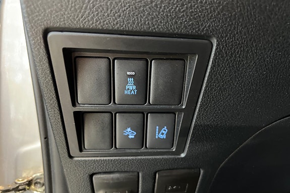 Toyota HiLux 25 of 26