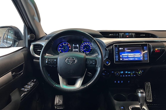 Toyota HiLux 10 of 26