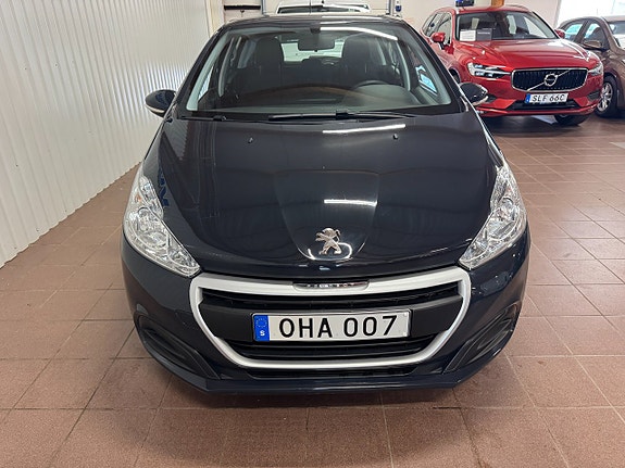 Peugeot 208 4 of 5