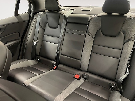 Volvo S60 14 of 24