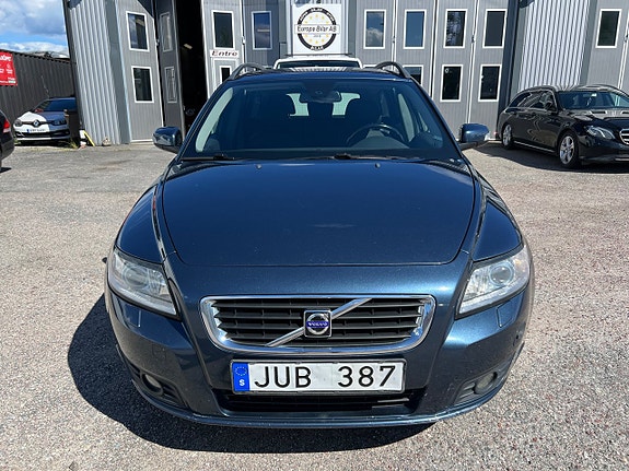 Volvo V50 2 of 5