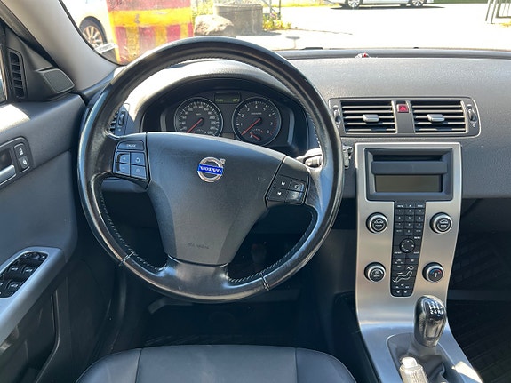 Volvo V50 6 of 17