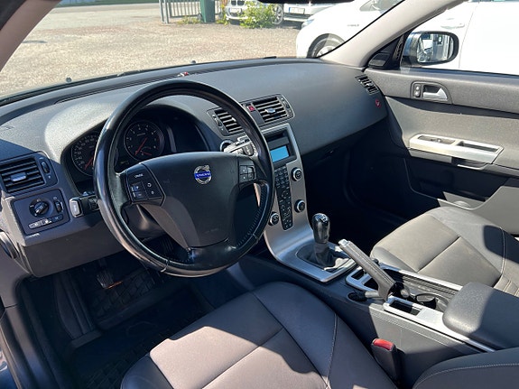 Volvo V50 4 of 5