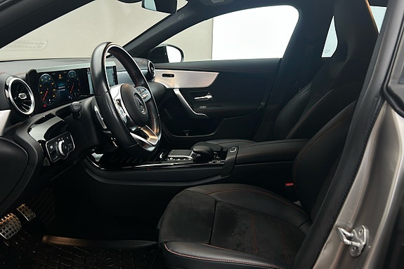 Mercedes-Benz CLA200 10 of 25
