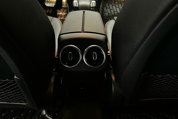 Mercedes-Benz CLA200 21 of 25