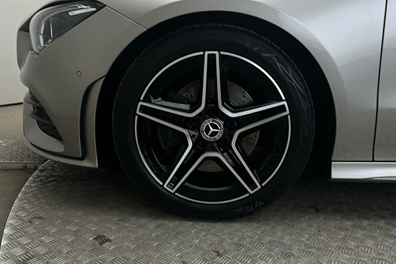 Mercedes-Benz CLA200 12 of 25