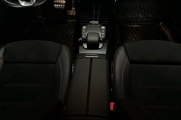 Mercedes-Benz CLA200 9 of 25