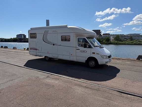 LMC Liberty 7205 TI Dubbelbädd