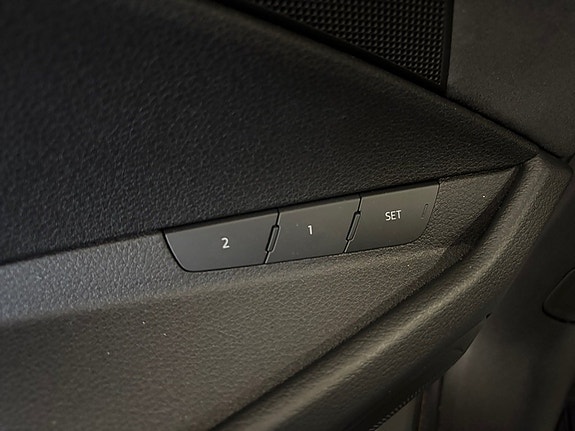 Audi Q8 10 of 12