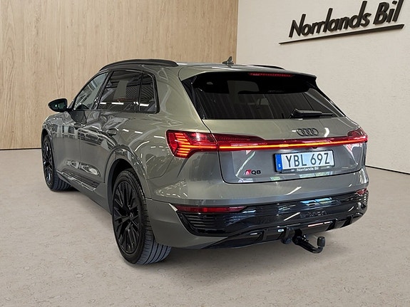 Audi Q8 3 of 5