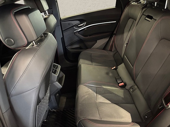 Audi Q8 7 of 12