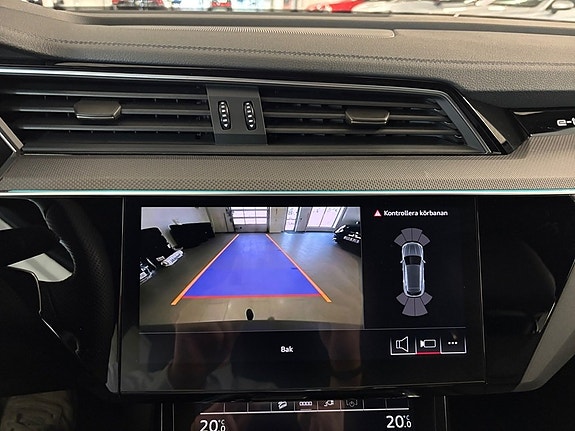 Audi Q8 9 of 12