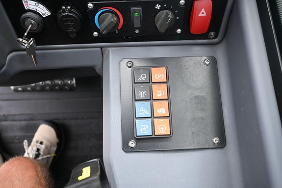 Bobcat T40.180 SLBP 24 of 28