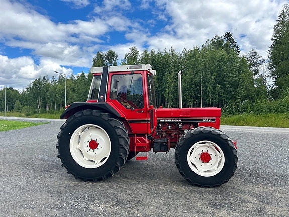 Traktor  INTERNATIONAL 955 XL 4X4 4 of 5