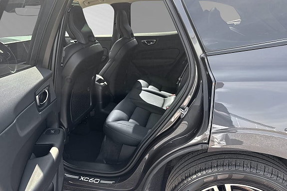 Volvo XC60 9 of 13