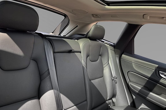 Volvo XC60 12 of 13