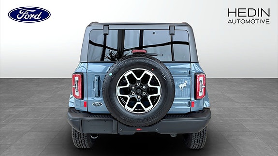 Ford Bronco 7 of 12