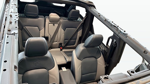 Ford Bronco 12 of 12