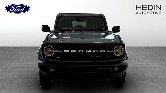 Ford Bronco 8 of 12