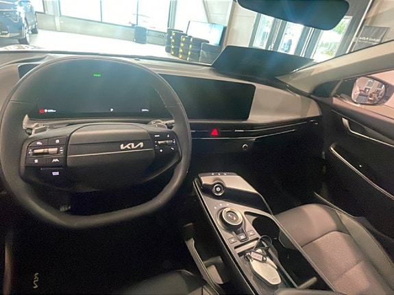 Kia EV6 7 of 14
