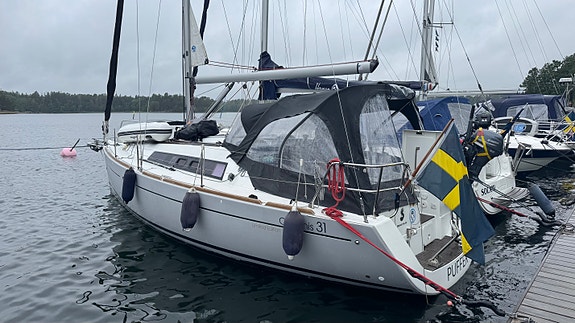 Uthyres Beneteau Oceanis 31 bra utrustning & enkel hantering + jolle/motor 2 of 5